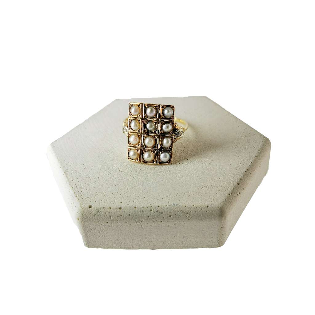 Vintage 10kt yellow gold ring with grid-set pearls and diamonds