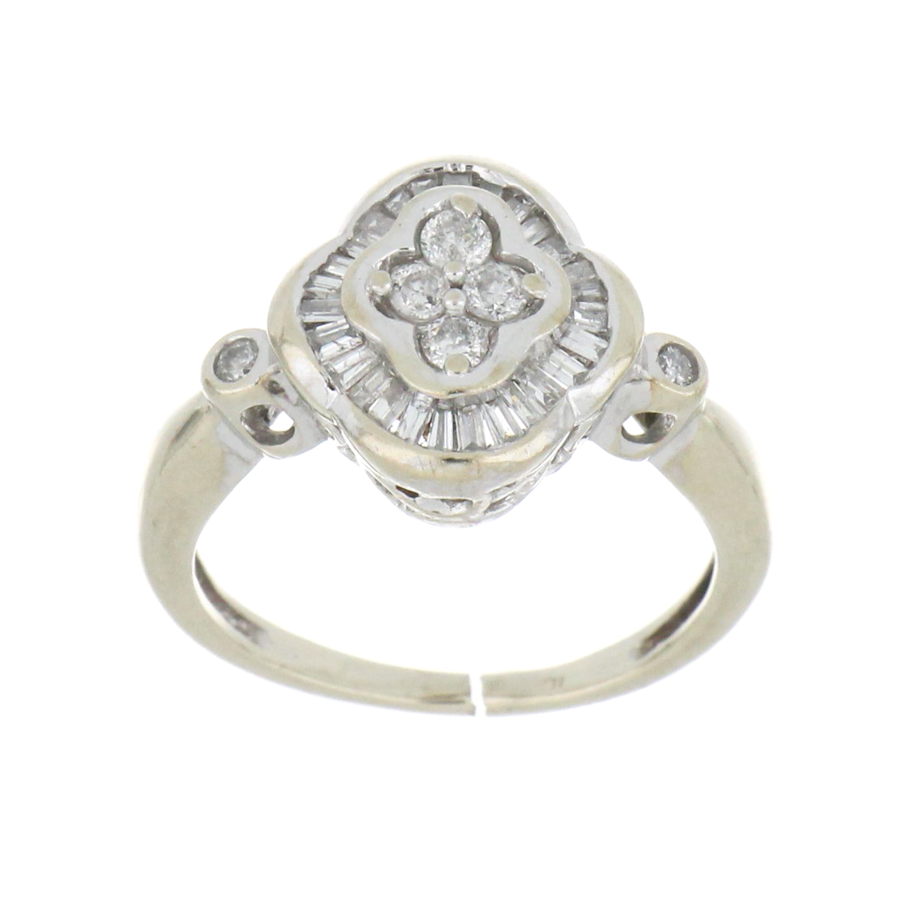 10kt white gold diamond ring with baguette and round diamonds, 3.33g