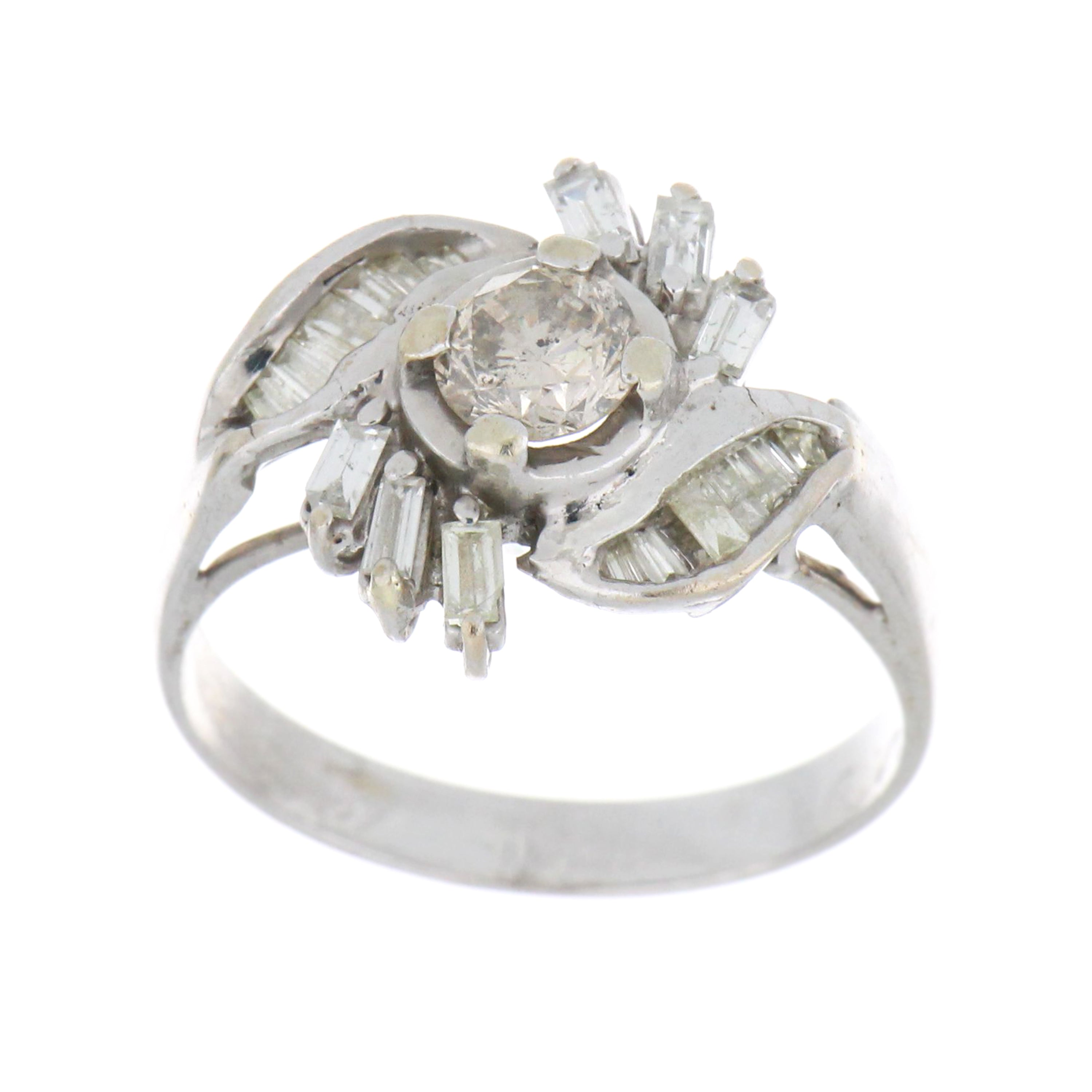 12kt white gold diamond ring with 0.55ct champagne center and baguette accents