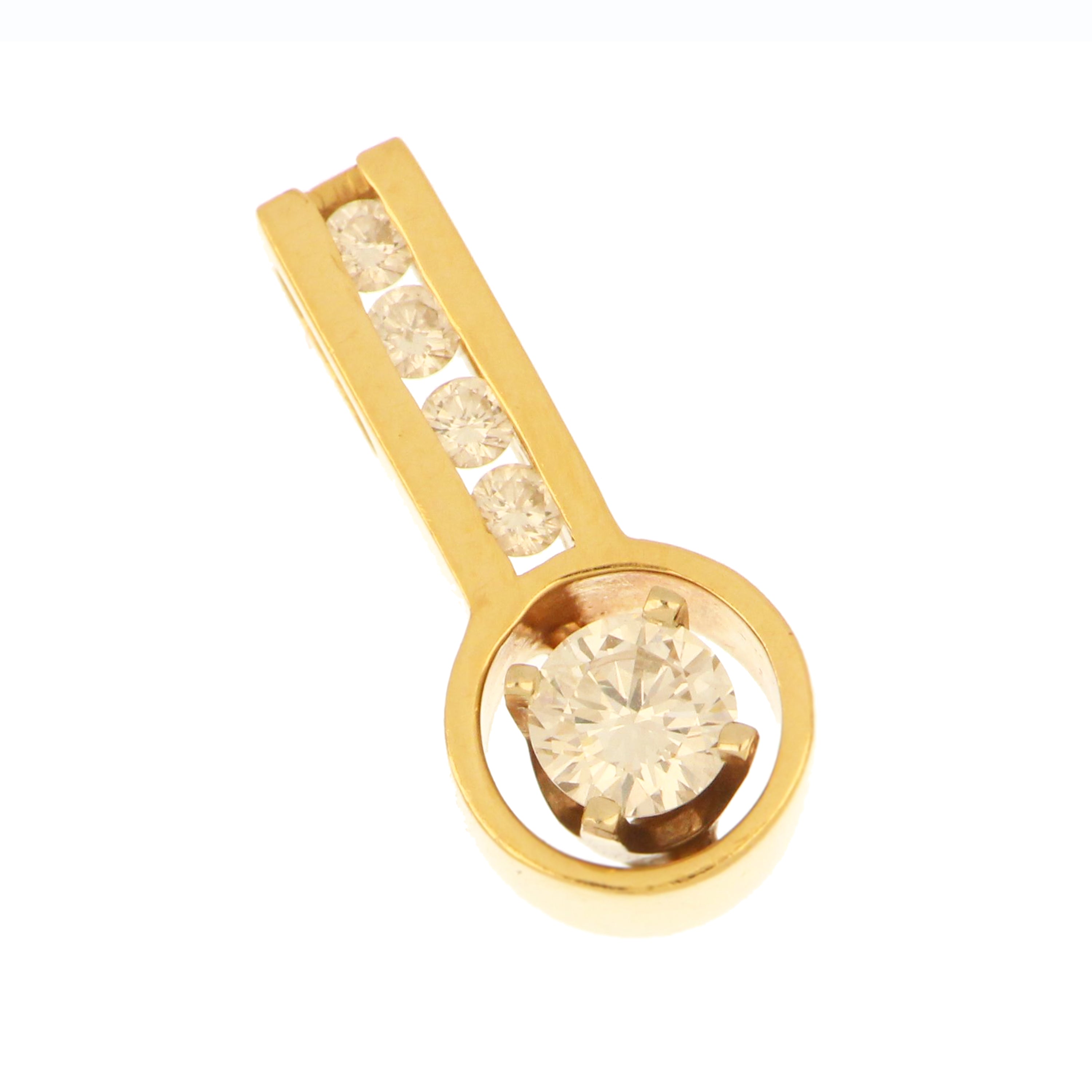 Pre-owned 14K gold diamond pendant, bar design with 0.25ct center stone and four accent diamonds.