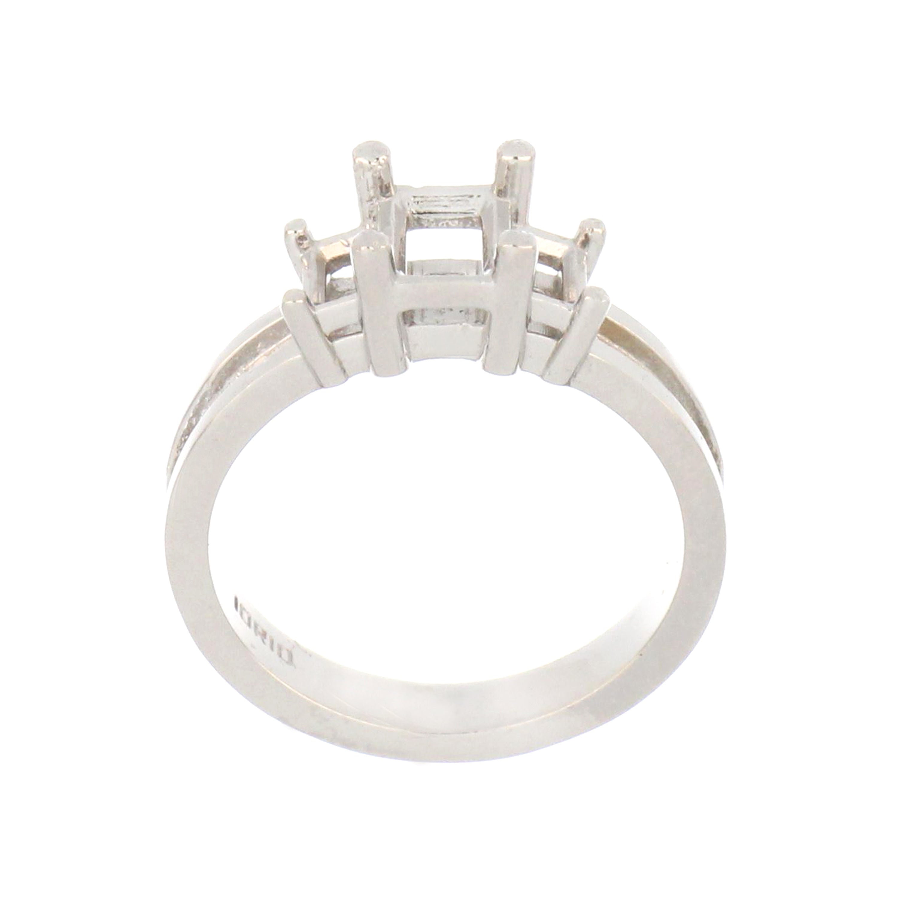 14kt white gold baguette cut ring mounting with channel-set shoulders