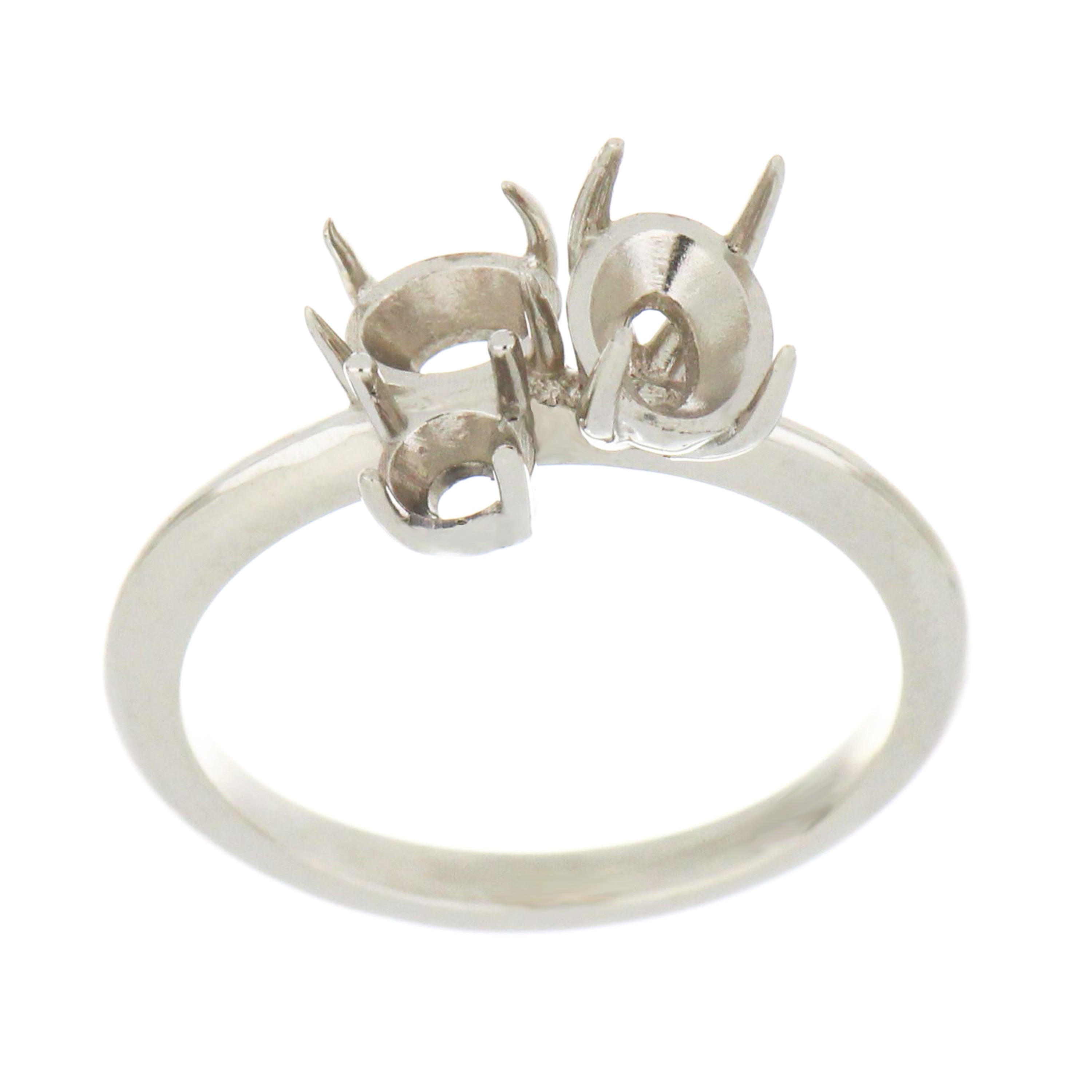 14kt white gold three-stone ring mounting with 4-claw prong settings and polished shank.