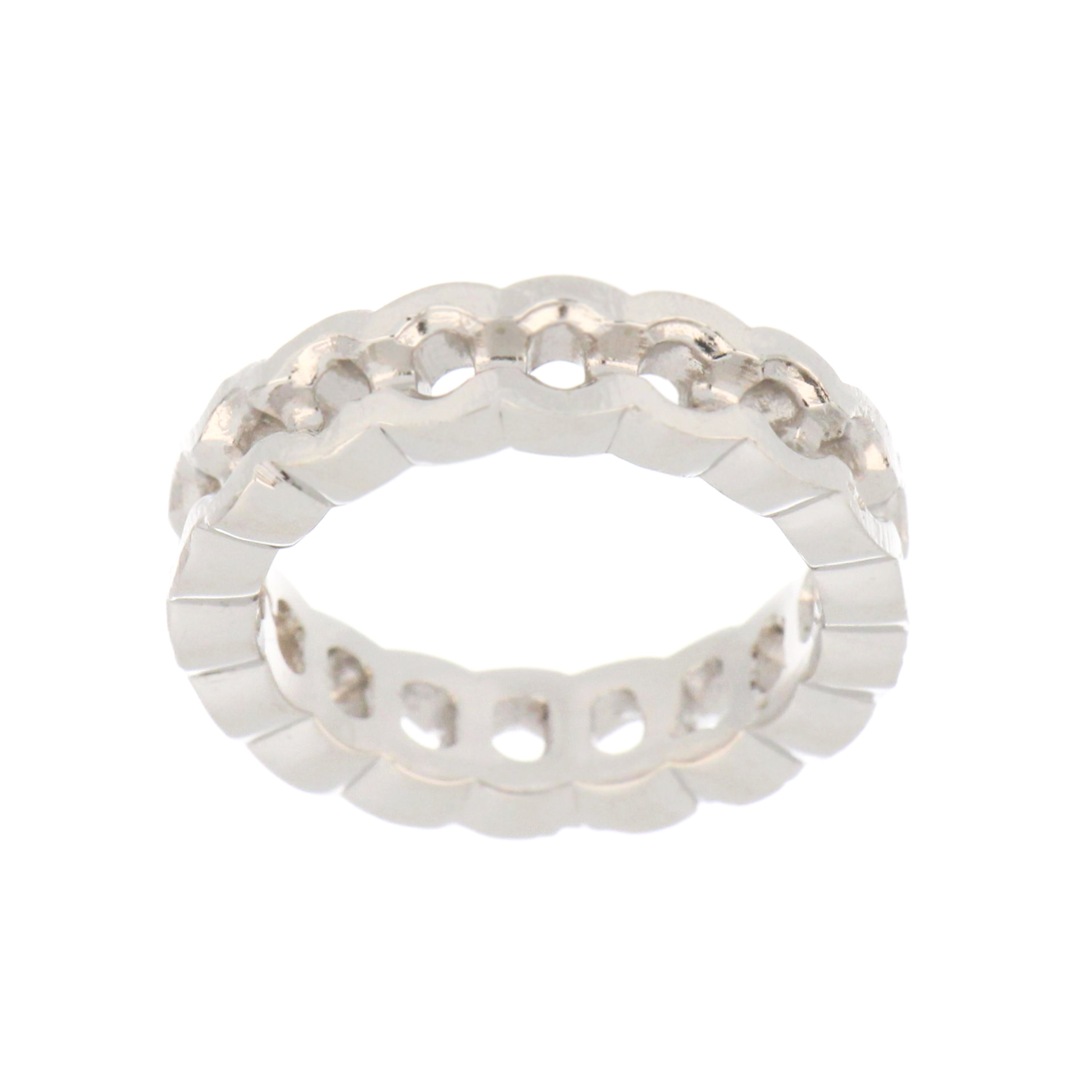 14kt white gold eternity ring mounting with bezel design for 18 round stones