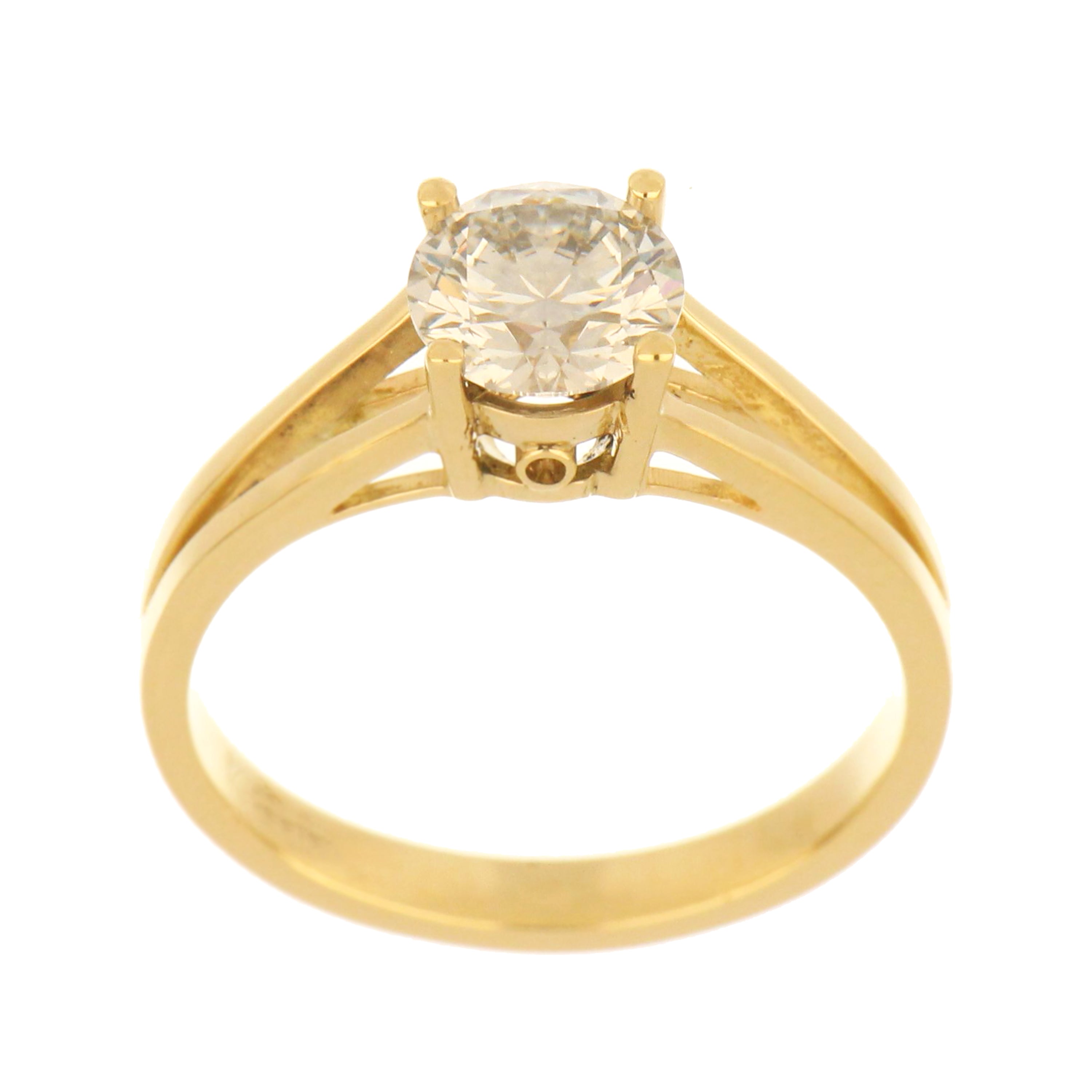 Close-up view of 14kt yellow gold solitaire engagement ring featuring a round brilliant cut lab grown diamond 0.90ct in 4-claw setting