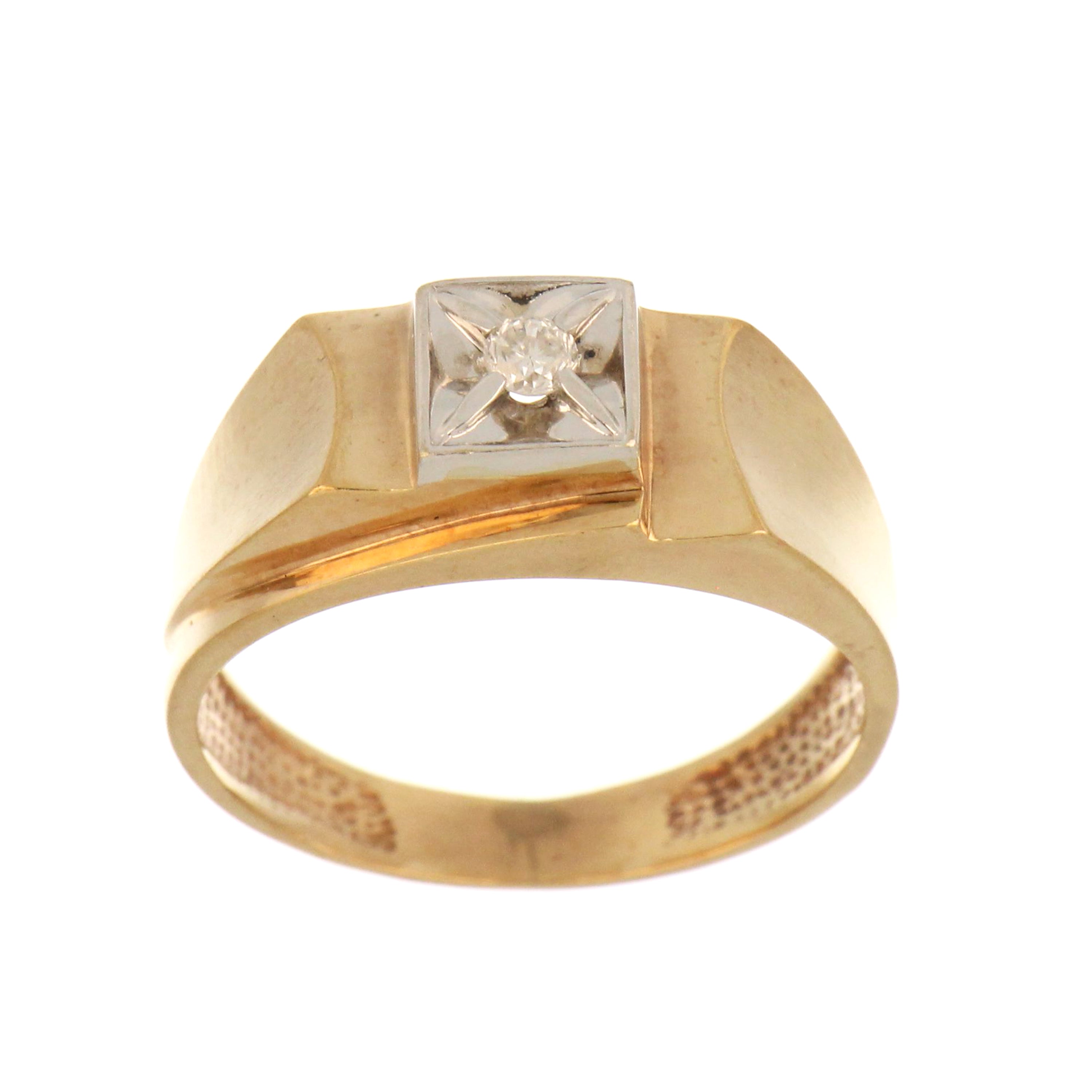 Close-up of 10kt yellow gold band with single round full-cut diamond, pre-owned diamond band ring, weight 3.34 grams