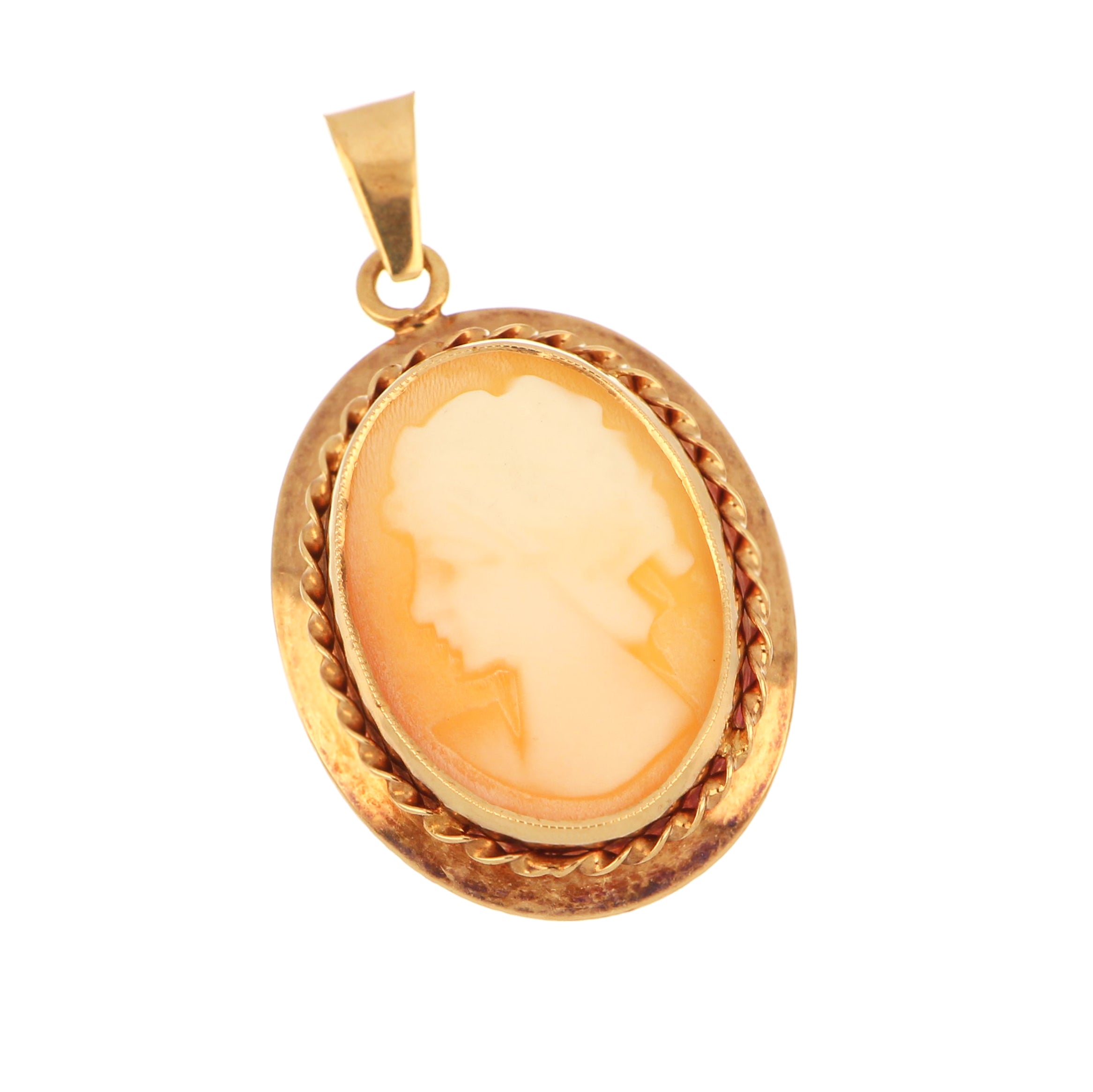 14kt Yellow Gold Cameo Shell Pendant
