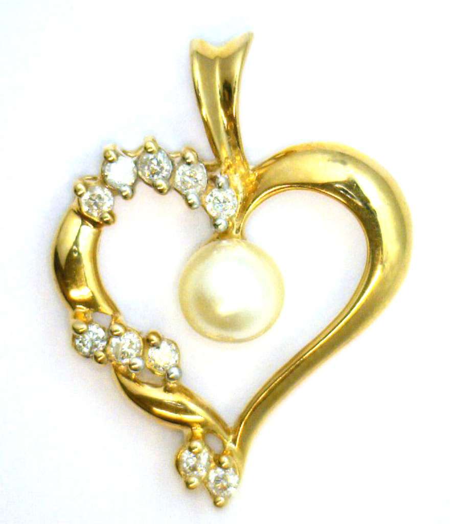 14kt White Gold Heart Style Pearl Pendant