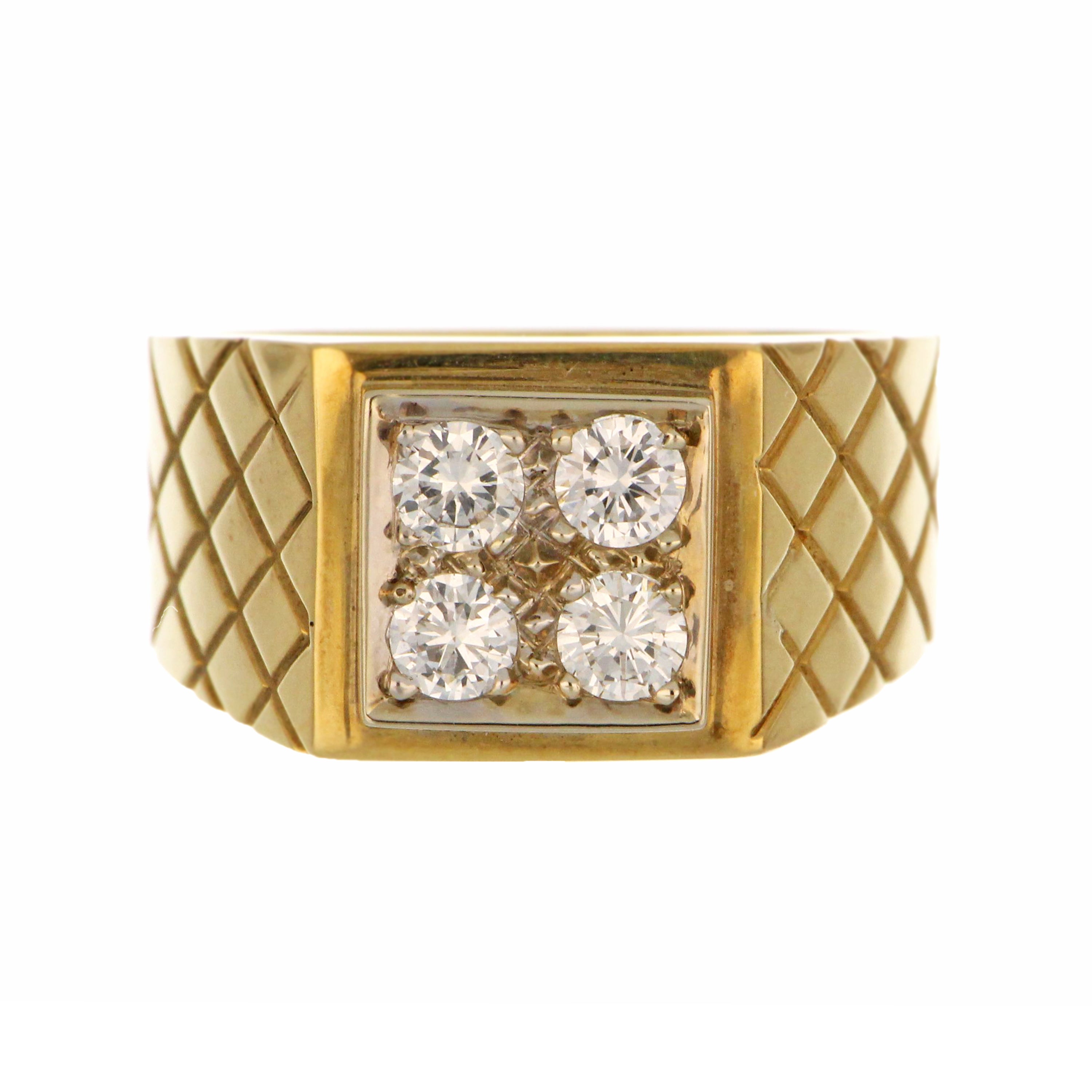 Detailed view of men’s 18kt yellow gold ring with round brilliant diamonds in claw settings