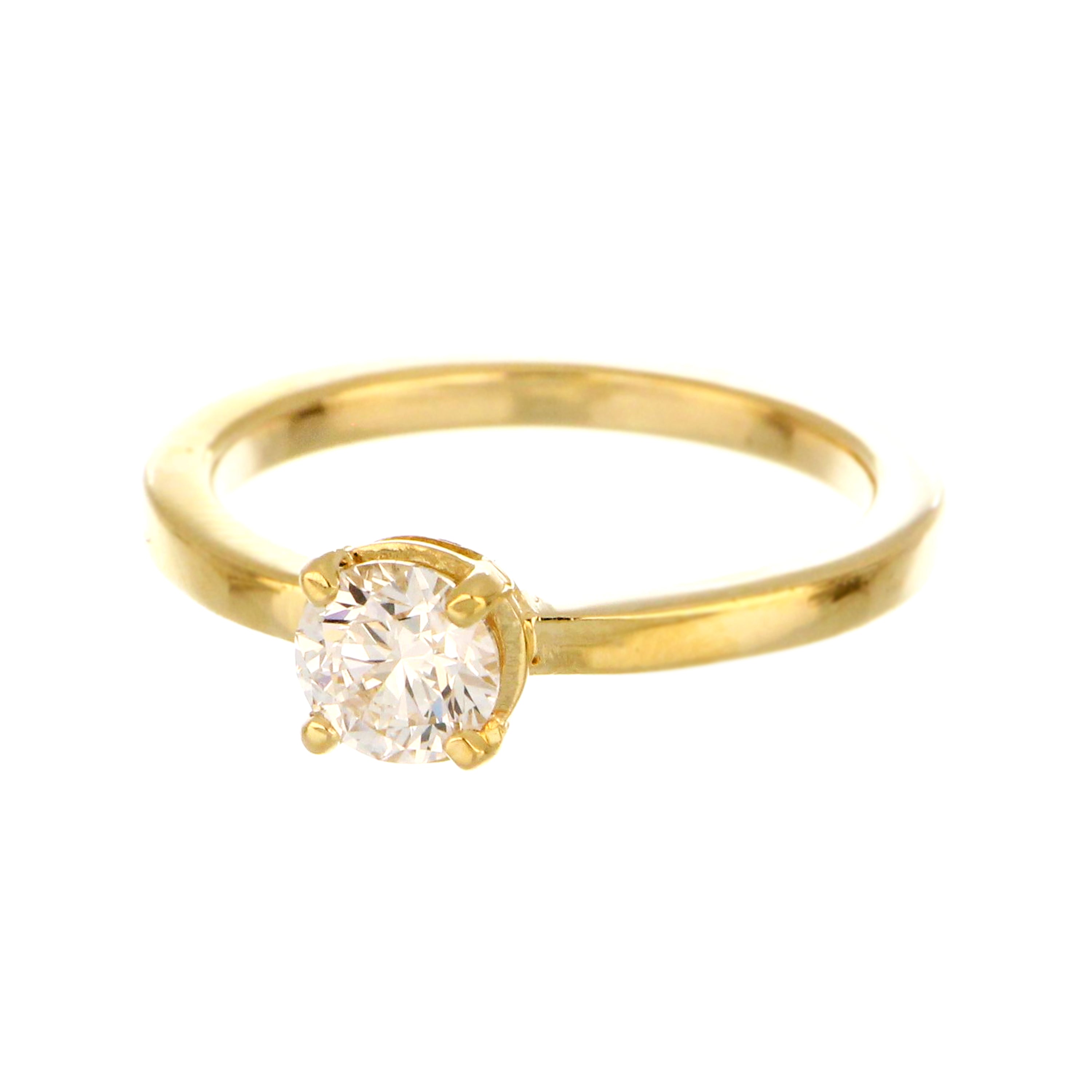 Side profile of 14kt yellow gold solitaire diamond ring displaying flat edge shank and diamond height