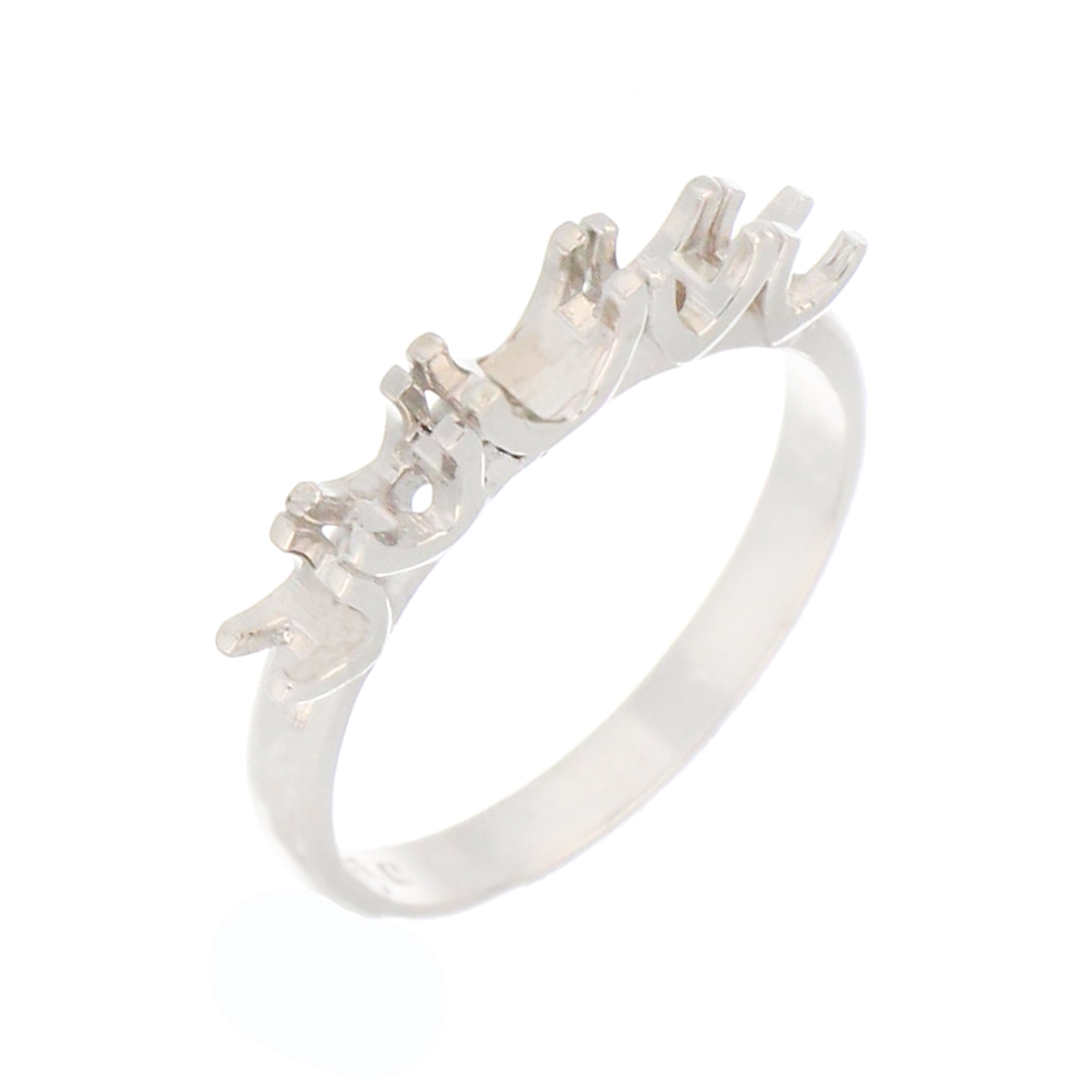 14kt white gold five-stone ring mounting for round stones