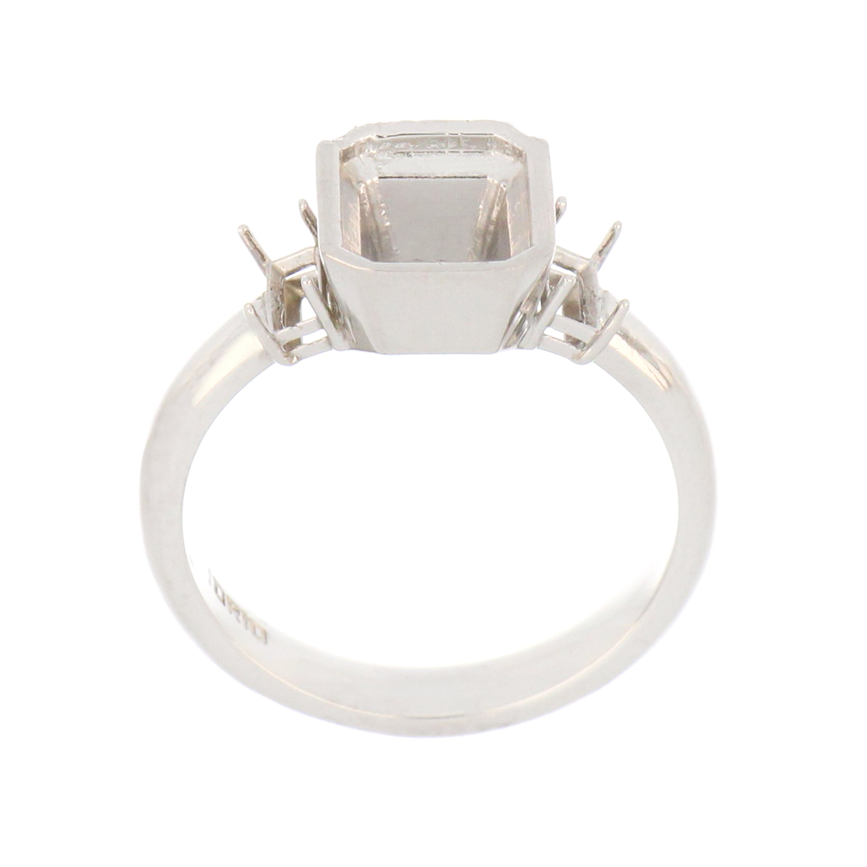 14kt white gold emerald cut ring mounting with side stone settings