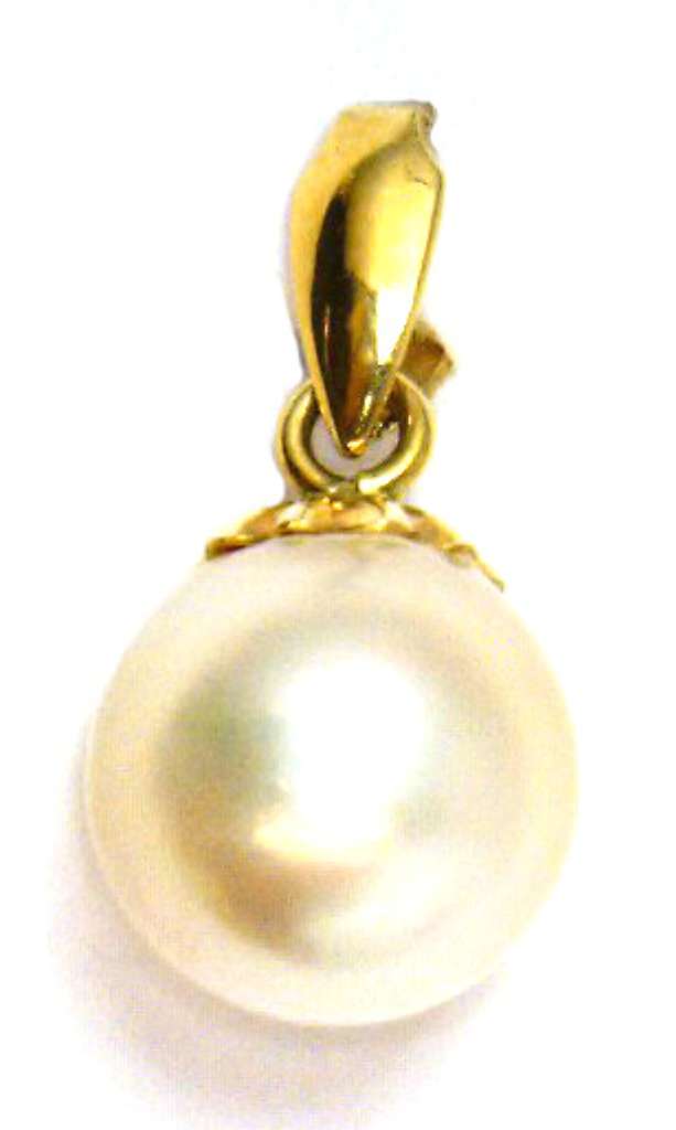 18kt yellow gold pearl pendant