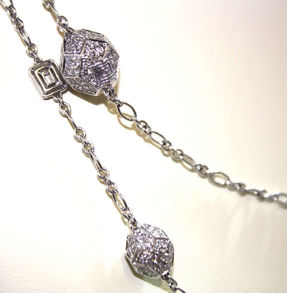Detailed image of 18kt white gold diamond necklace highlighting sparkle and craftsmanship