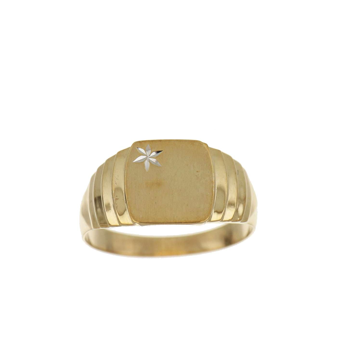 Side profile of 10kt yellow gold ring illustrating the tapered shank and polished texture with 3.74 grams weight