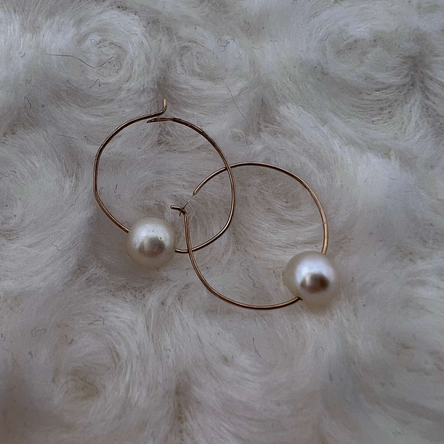 10kt yellow gold pearl earrings