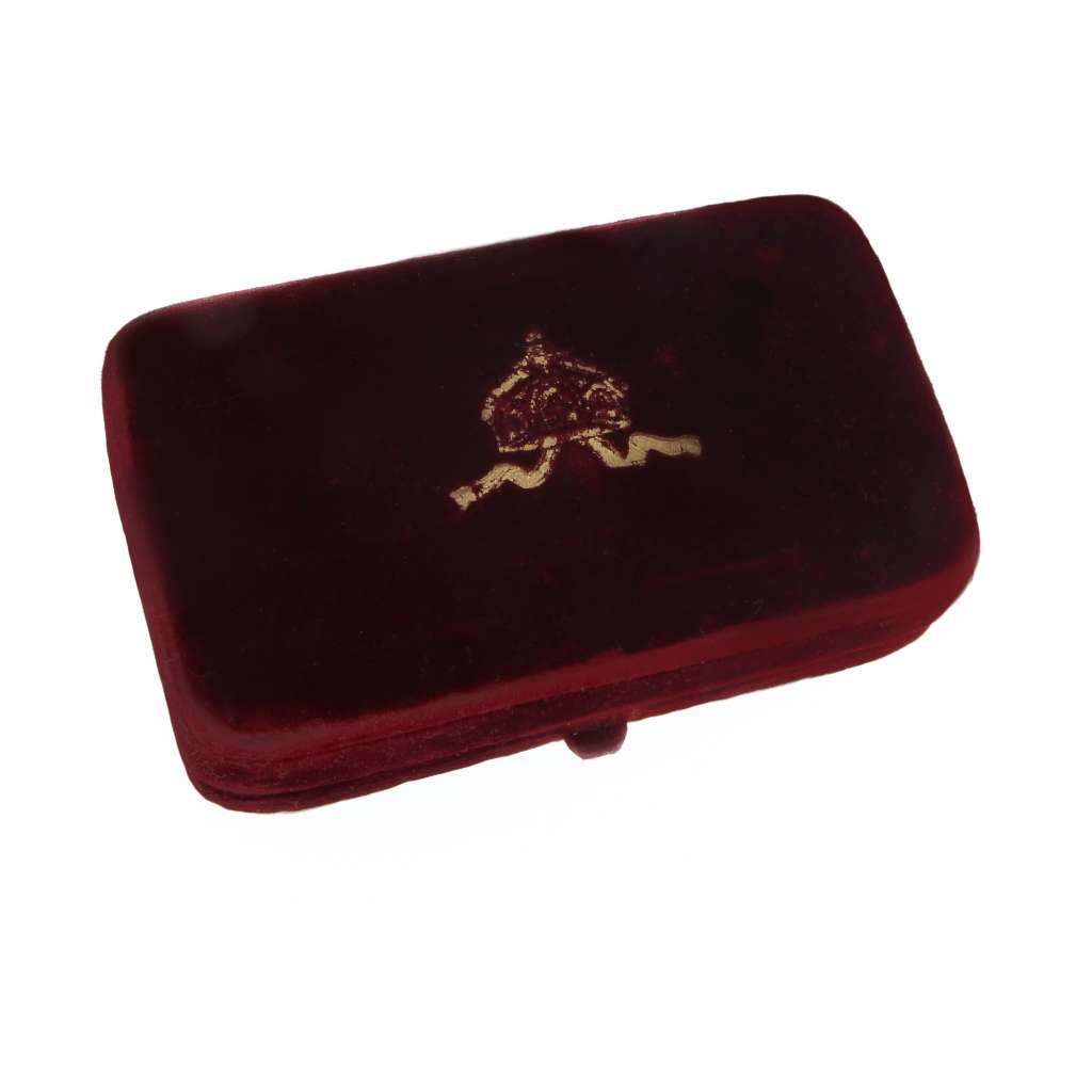 Original presentation box containing 14kt and 18kt yellow gold cufflinks with blue sapphire stones