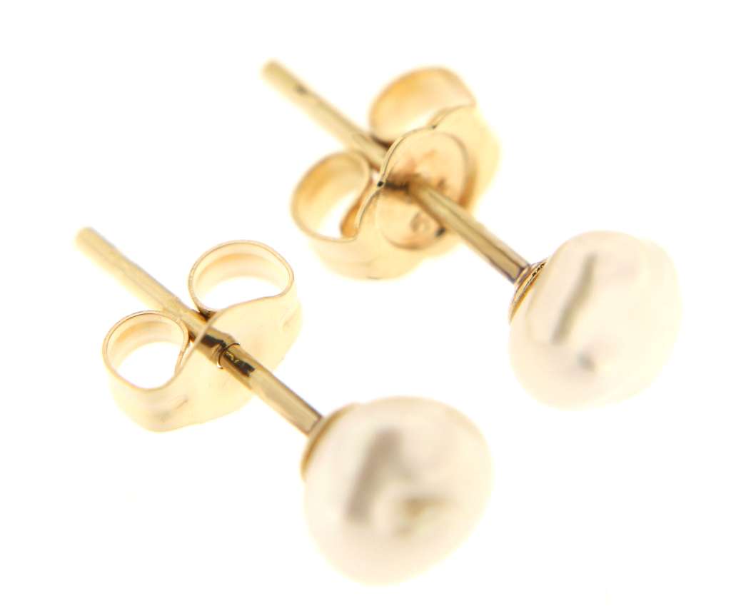 14krt yellow gold stud style pearl earrings