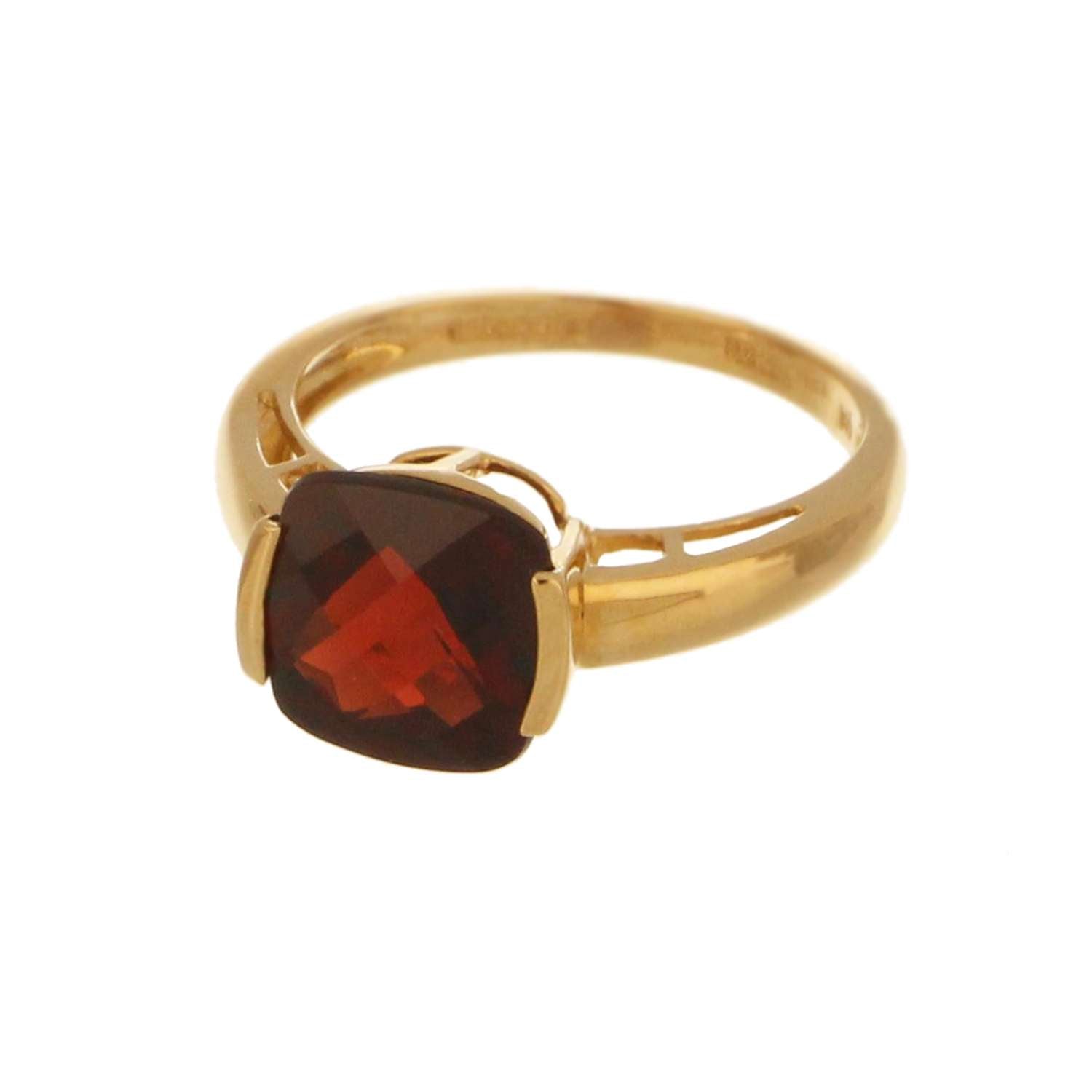 Side angle of 14kt yellow gold garnet ring highlighting band and garnet gemstone