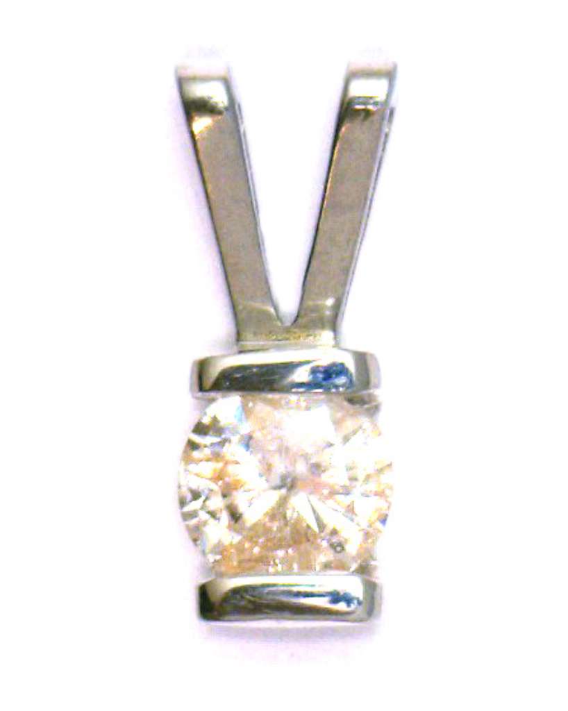 14kt white gold diamond pendant