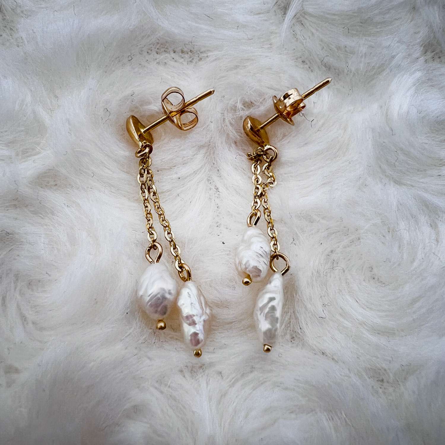 14kt yellow gold pearl earrings