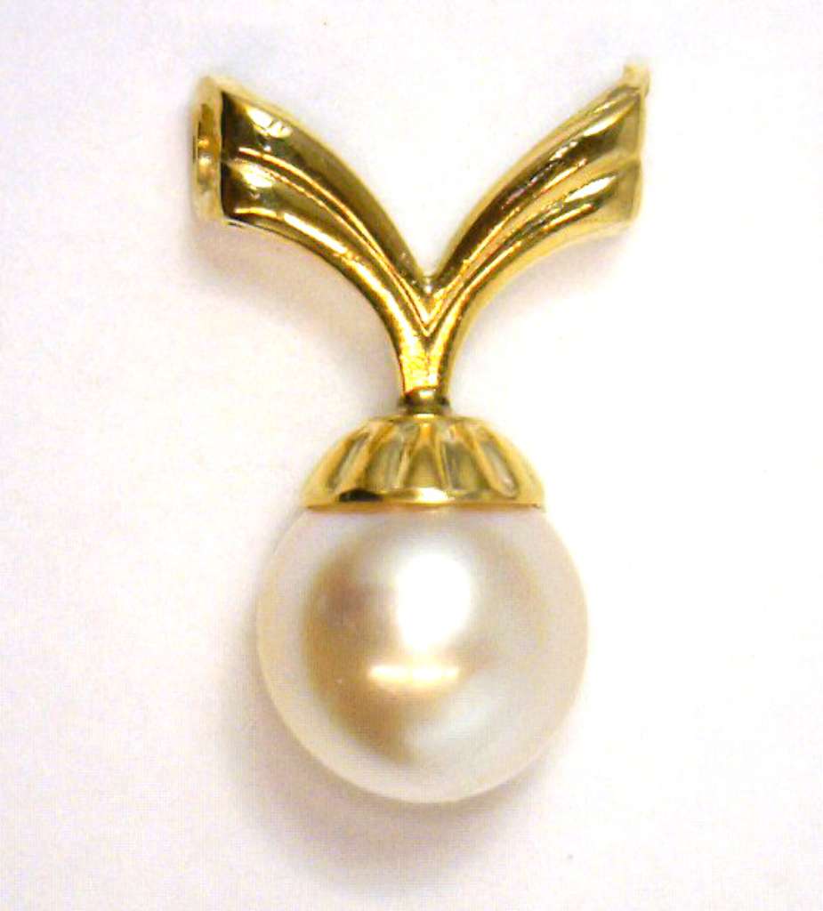 14kt yellow gold pearl pendant