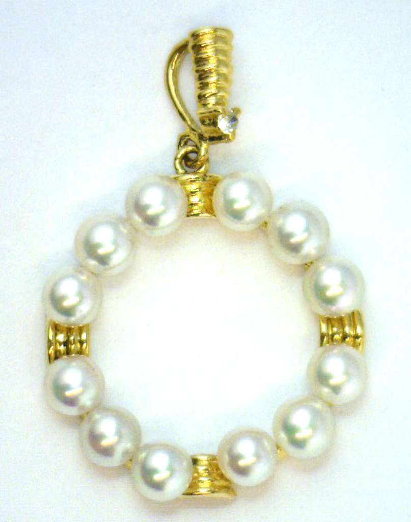 18kt yellow gold pearl pendant