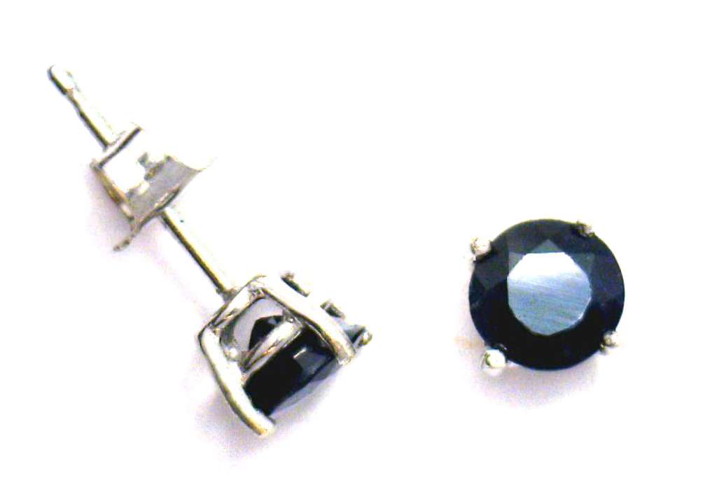 14kt white gold blue sapphire earrings