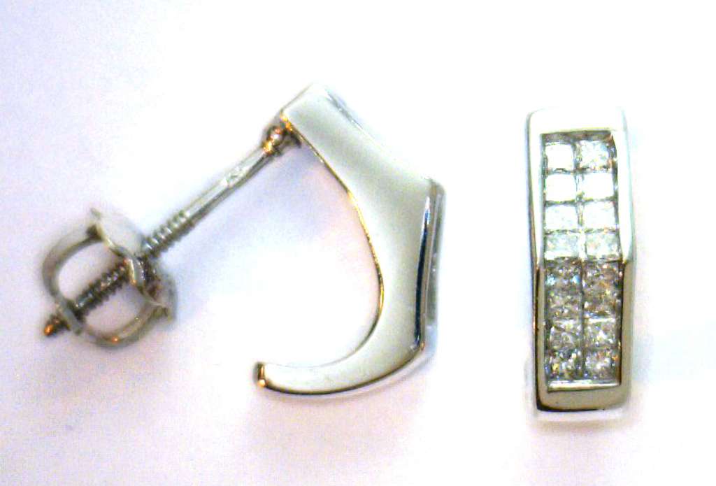 14kt white gold diamond earrings