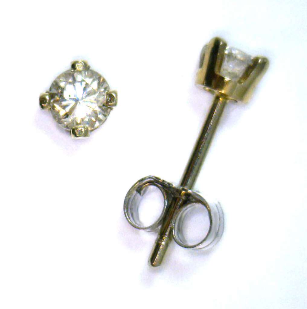 14kt white gold diamond earrings