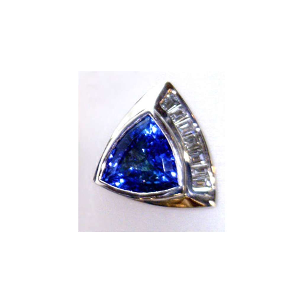 Ladies' 18kt white gold tanzanite pendant