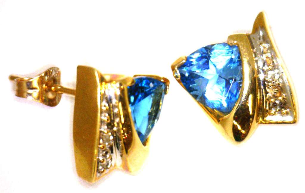 Ladies' 10kt yellow gold blue topaz earrings