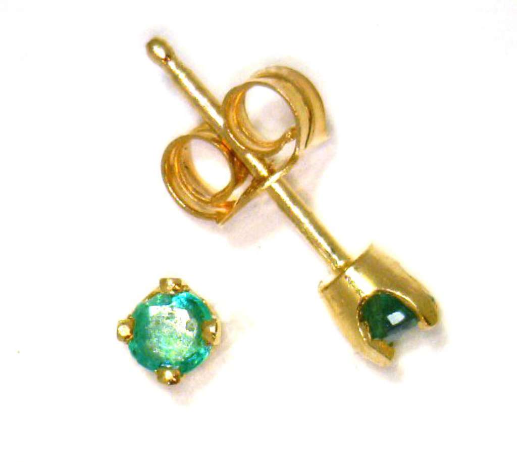 14kt yellow gold stud style emerald earrings