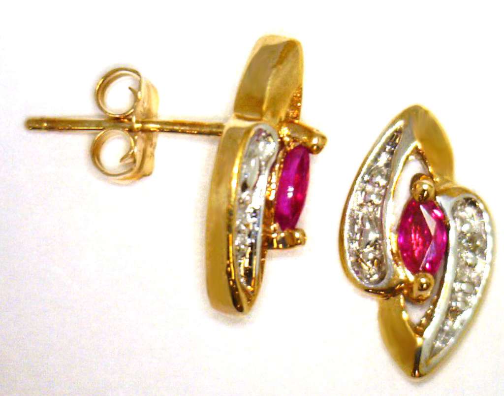 10kt yellow gold ruby stud style earrings