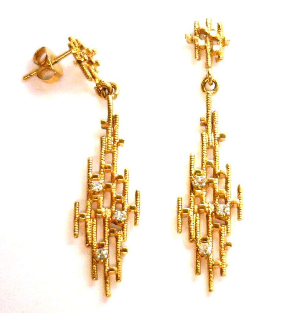 14kt yellow gold diamond earrings
