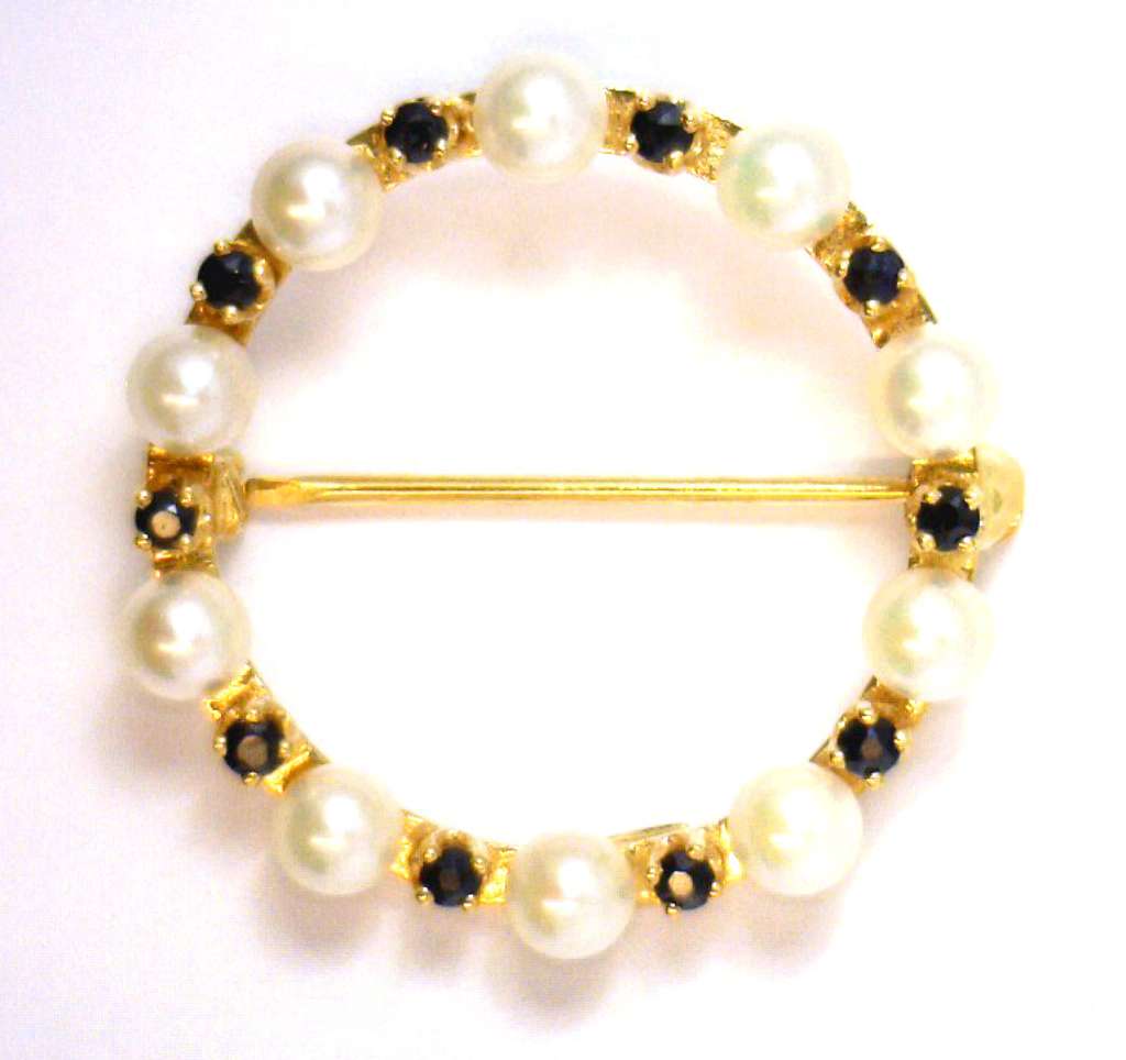 14kt yellow gold pearl brooch