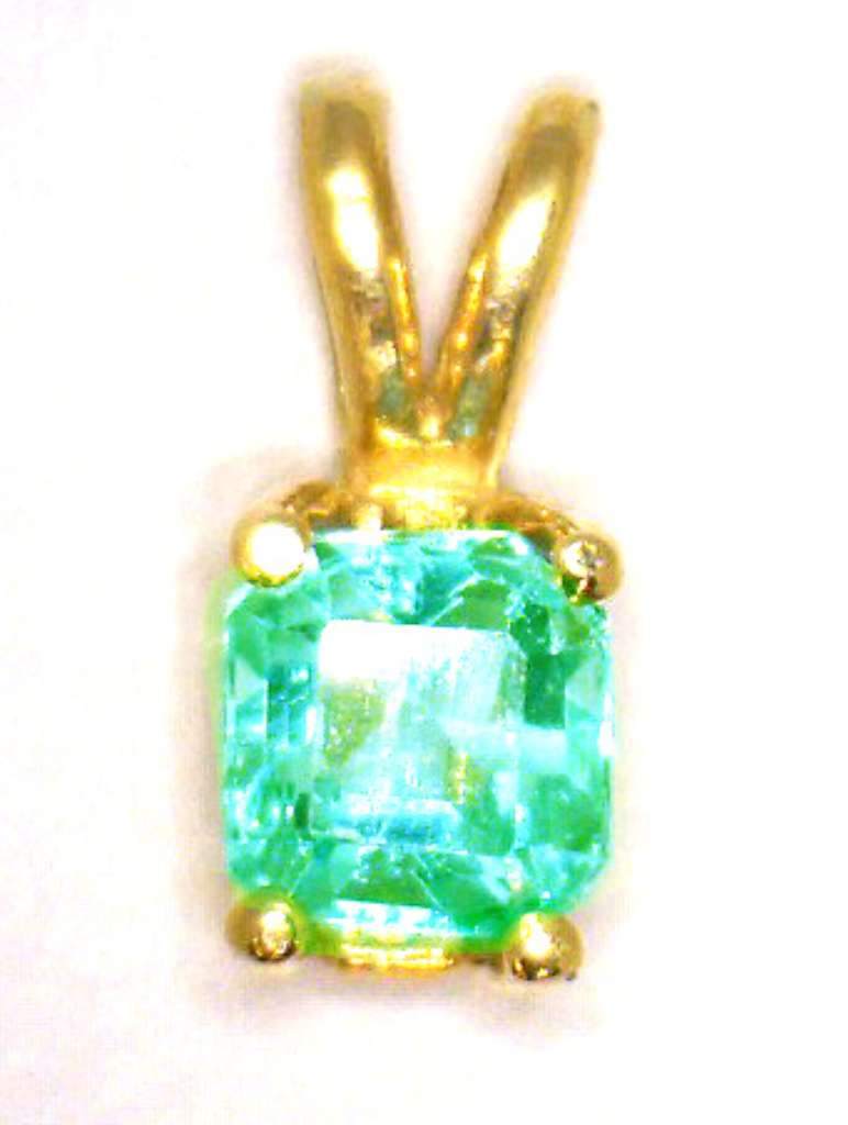 14kt yellow gold emerald pendant
