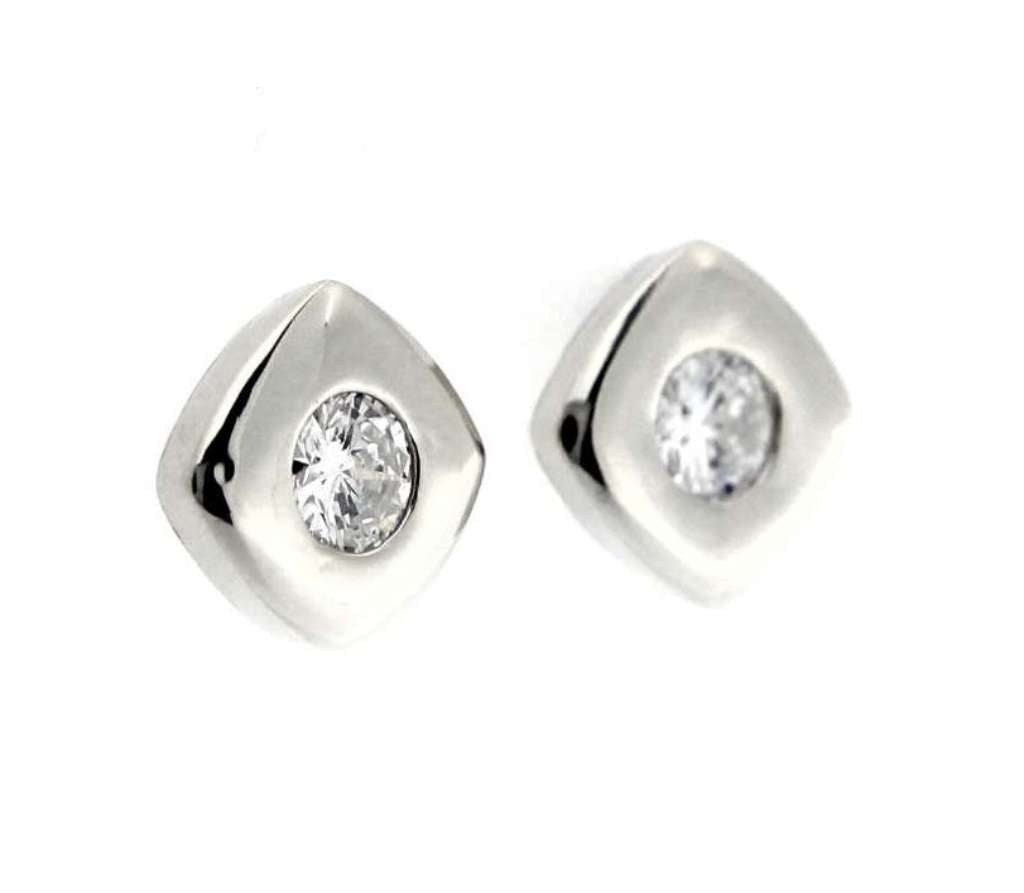 14kt white gold diamond earrings