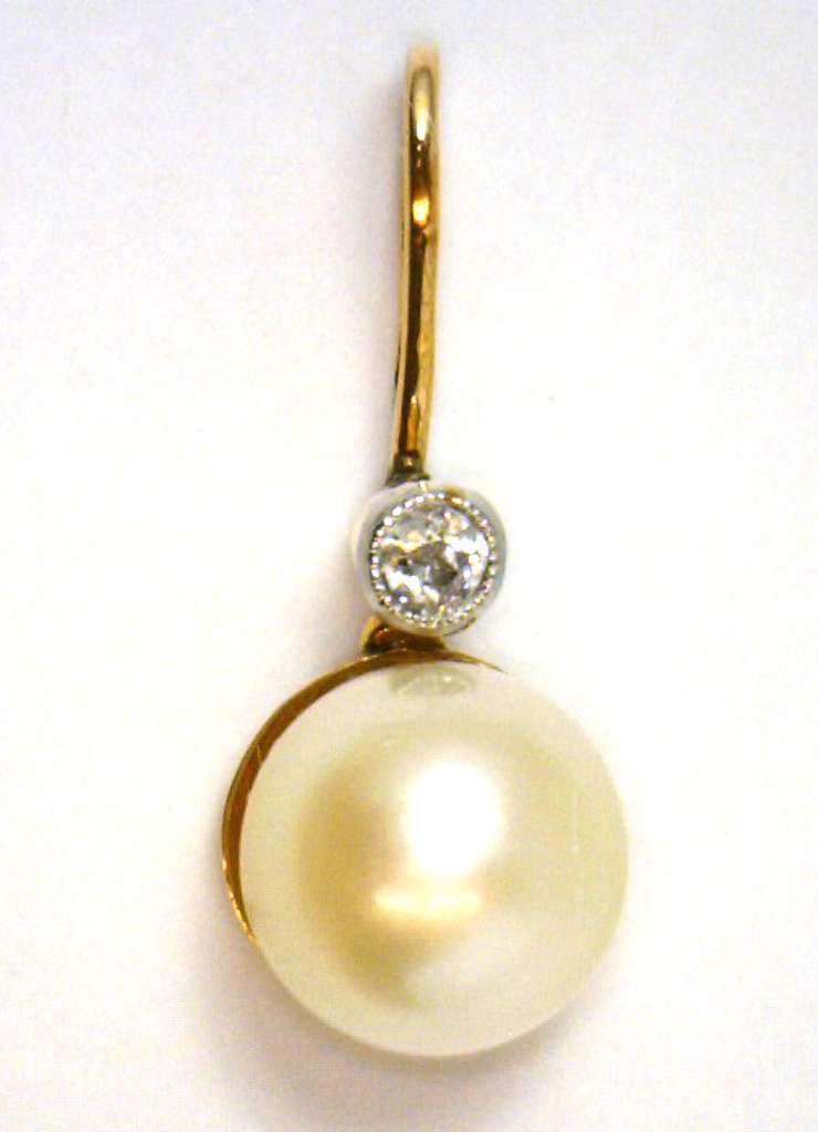 14kt yellow gold pearl pendant