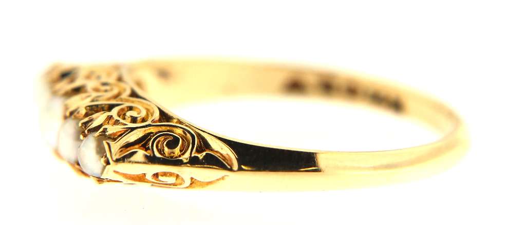 Top view of rare collectible 14kt yellow gold pearl ring, size 6.5, in Vancouver’s upscale jewelry collection