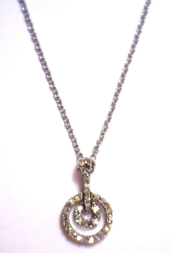 14kt white gold diamond pendant