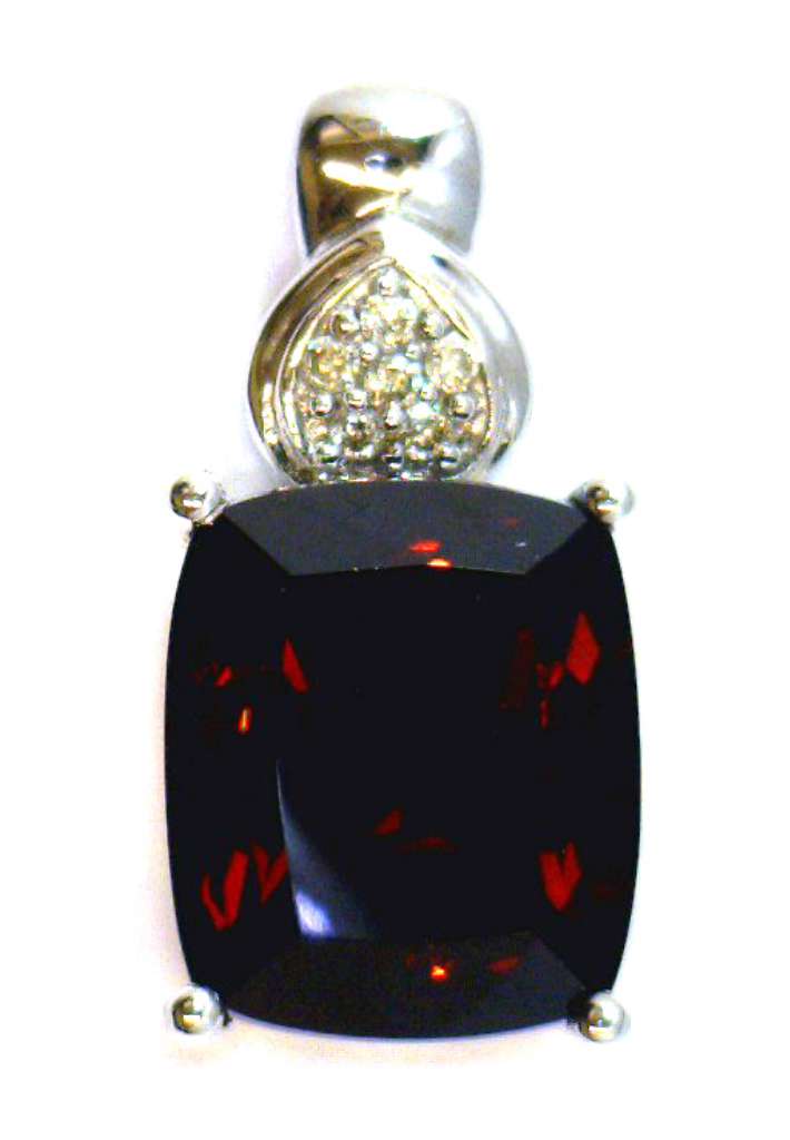 14kt white gold garnet pendant