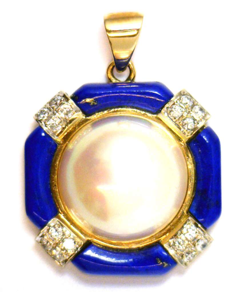 14kt yellow gold mabe pearl pendant
