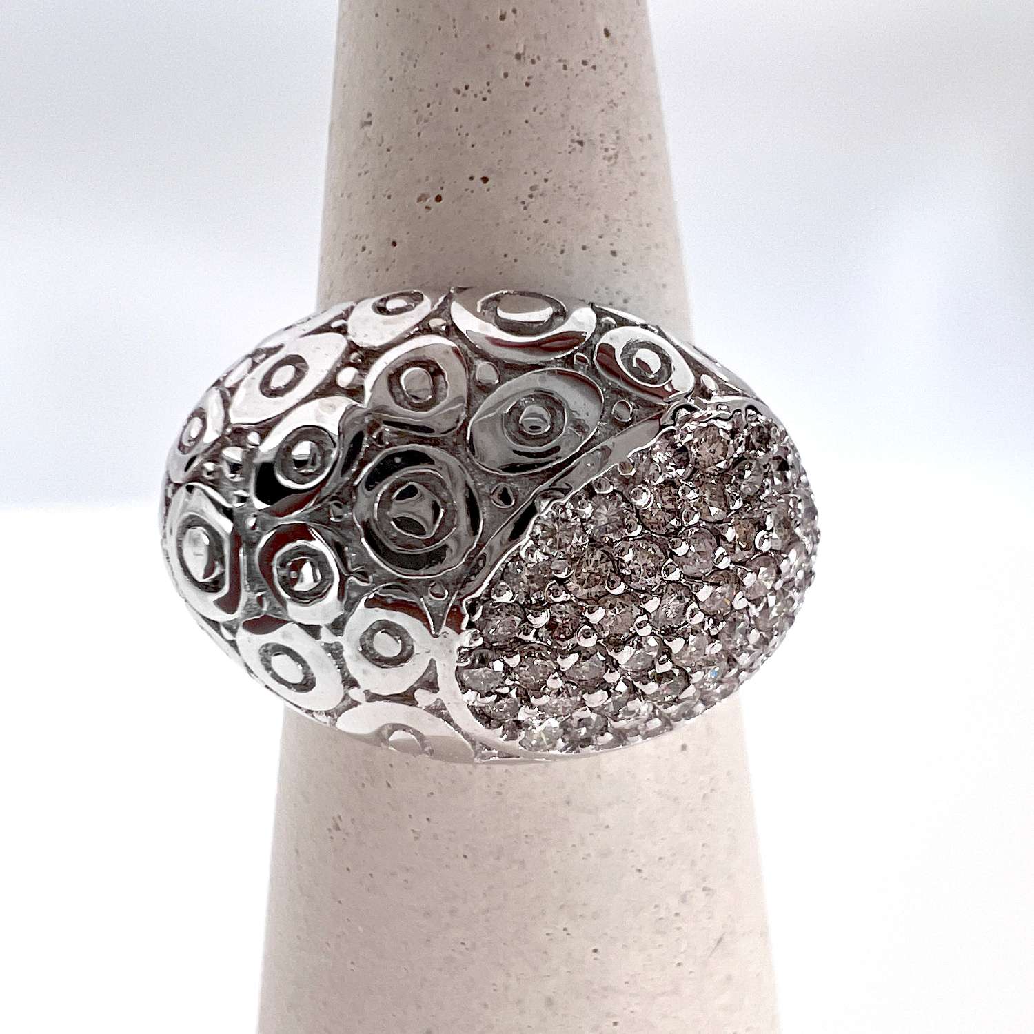 Custom Dinner Rings 18kt white gold diamond dinner ring
