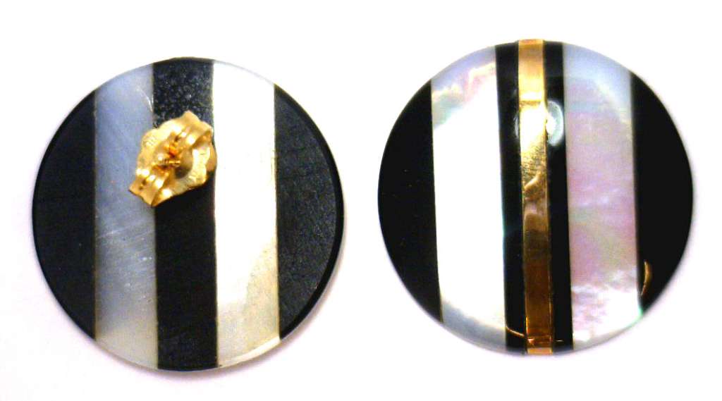 14kt yellow gold black onyx stud earrings