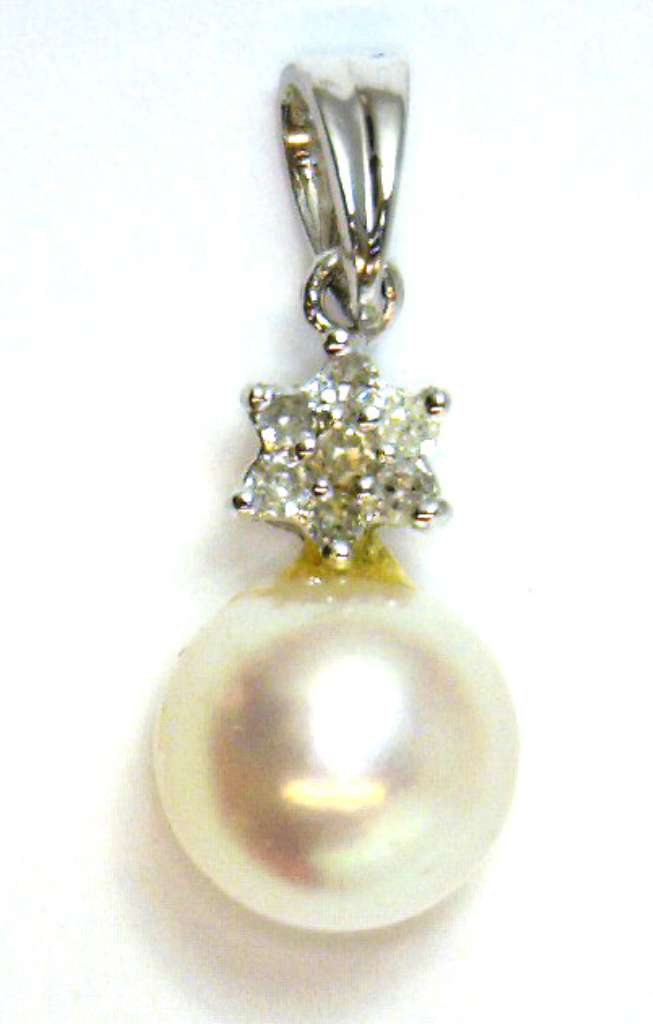 14kt white gold pearl pendant